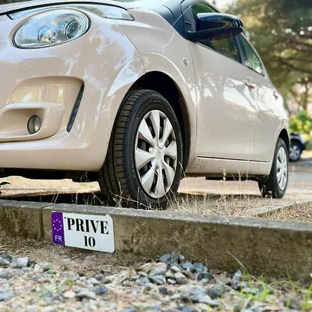 Avec Jardin&parking Privés - Port De *